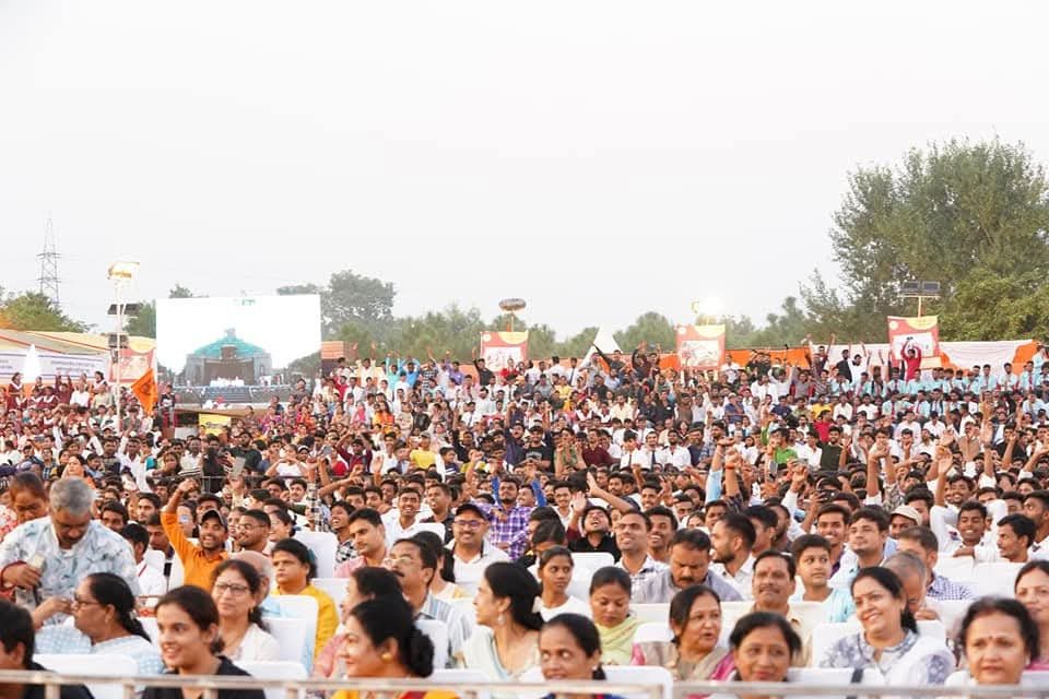 जाणता राजा की पूर्व प्रस्तुतियों के दृश्य।