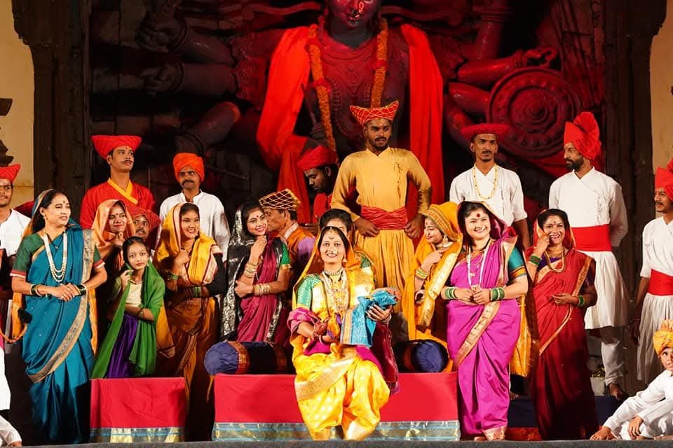 जाणता राजा की पूर्व प्रस्तुतियों के दृश्य।