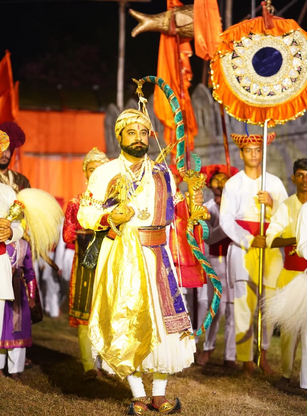 जाणता राजा की पूर्व प्रस्तुतियों के दृश्य।