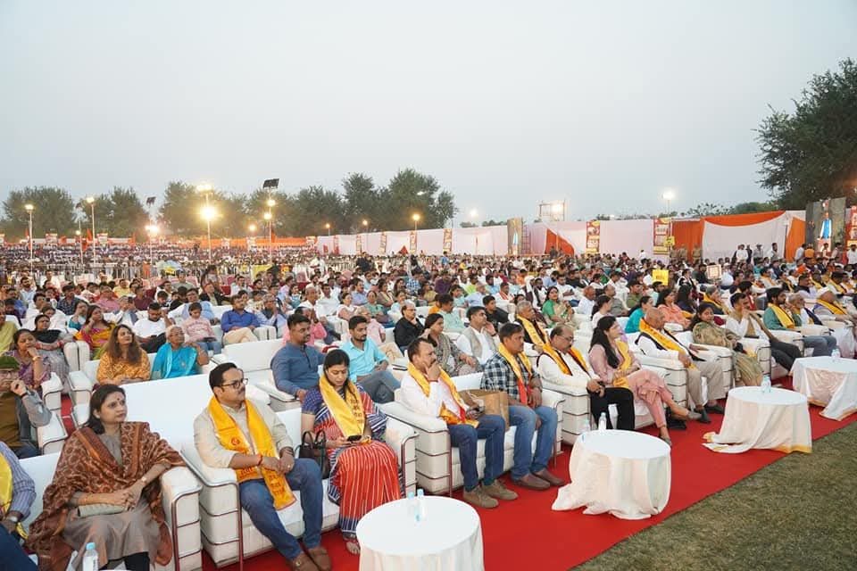 जाणता राजा की पूर्व प्रस्तुतियों के दृश्य।
